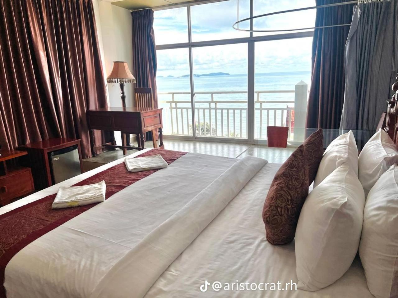 อริสโตแครต เรสซิเดนซ์ แอนด์ โฮเต็ล Hotel สีหนุวิลล์ ภายนอก รูปภาพ