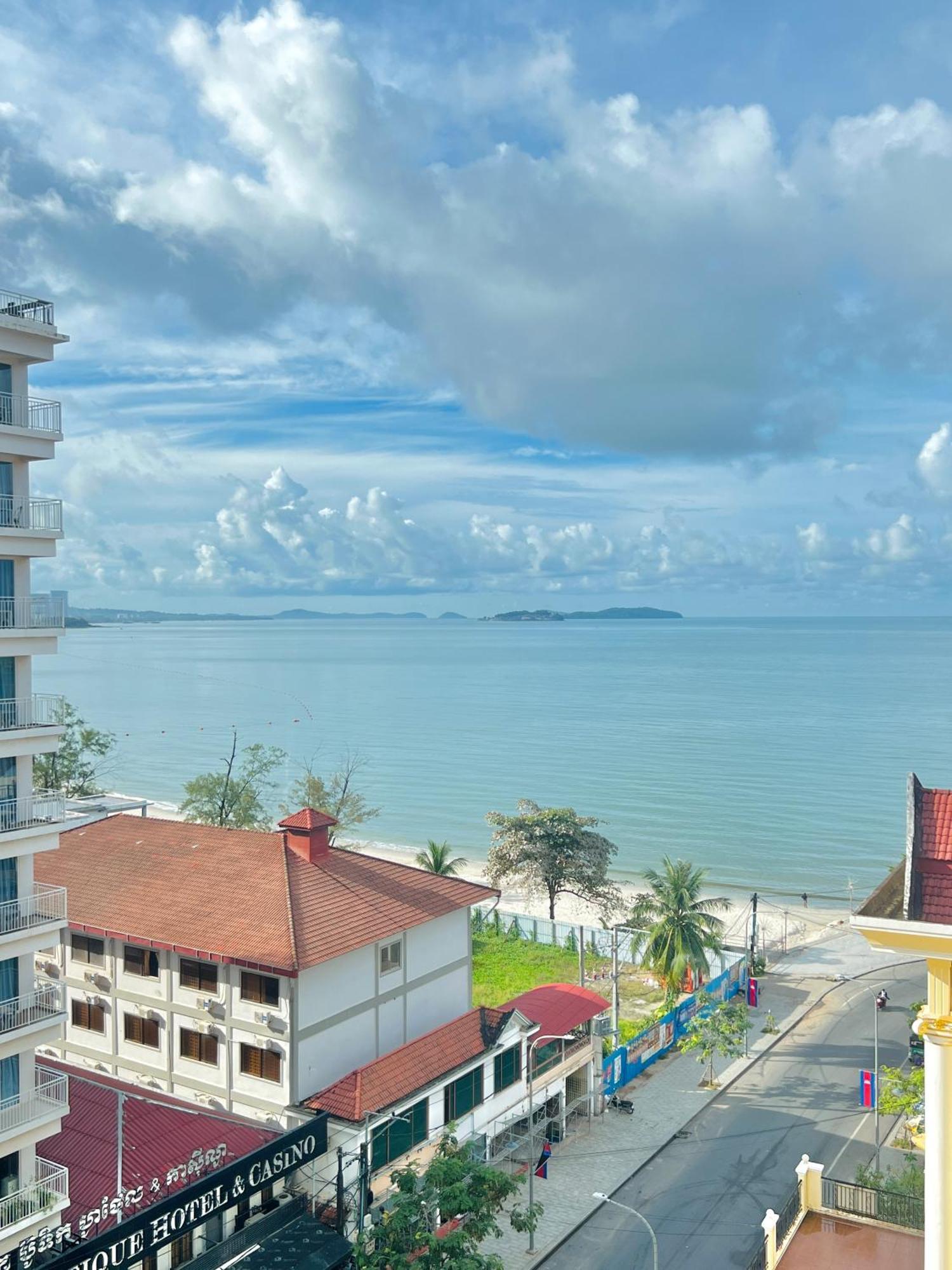 อริสโตแครต เรสซิเดนซ์ แอนด์ โฮเต็ล Hotel สีหนุวิลล์ ภายนอก รูปภาพ
