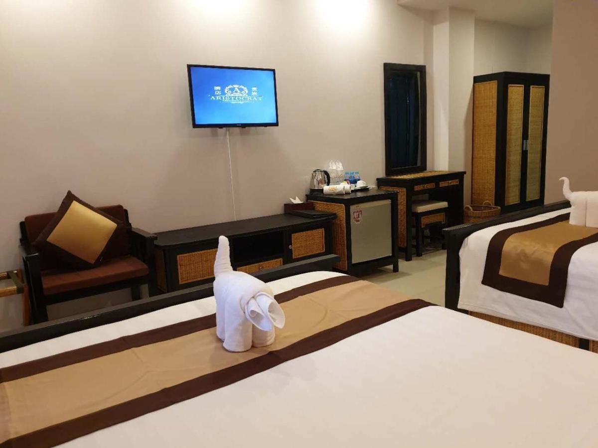 อริสโตแครต เรสซิเดนซ์ แอนด์ โฮเต็ล Hotel สีหนุวิลล์ ภายนอก รูปภาพ